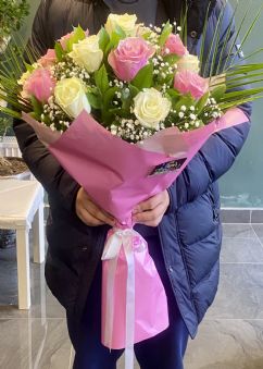 Pembe beyaz güller 11 adet 