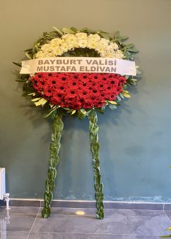 Çelenk kırmızı beyaz 